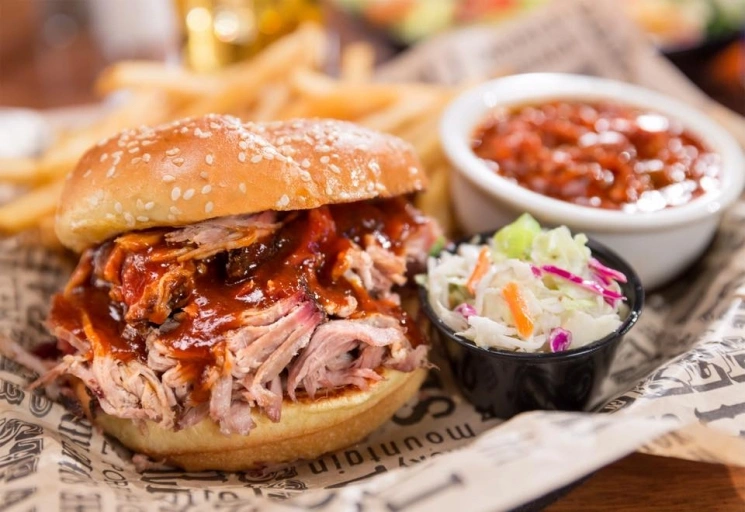 Calhoun’s on the River